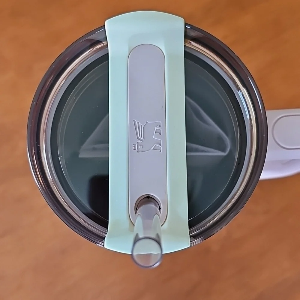 Stanley 40 oz Quencher H2.0 Flowstate Tumbler - Picture 4 of 6